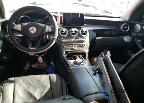 2017 Mercedes-Benz C 300 4Matic из США, поврежденный, VIN 55SWF4KB7HU203901